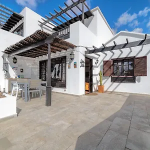 apartamento-con-magnfica-terraza-en-playa-bastin.in-canary-islands.com/